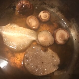 椎茸とお麩のお吸い物